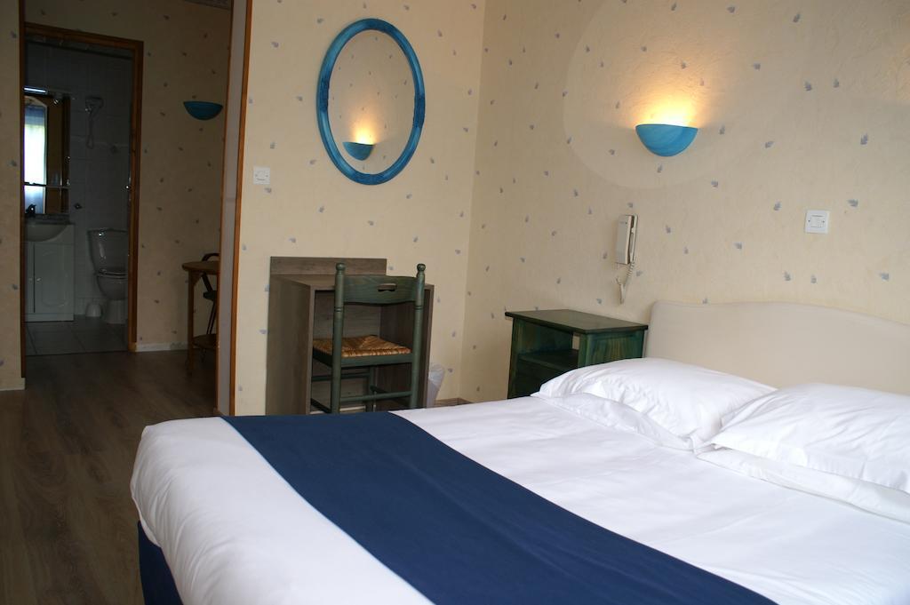 Hotel Celeste Bagnères-de-Luchon Pokój zdjęcie