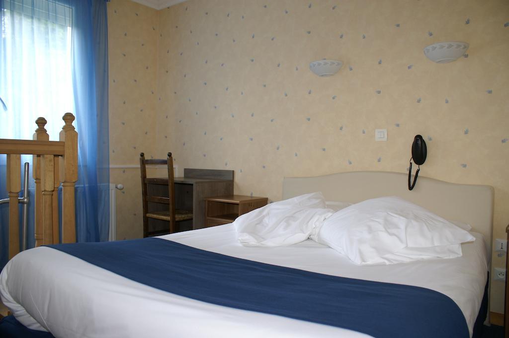 Hotel Celeste Bagnères-de-Luchon Pokój zdjęcie